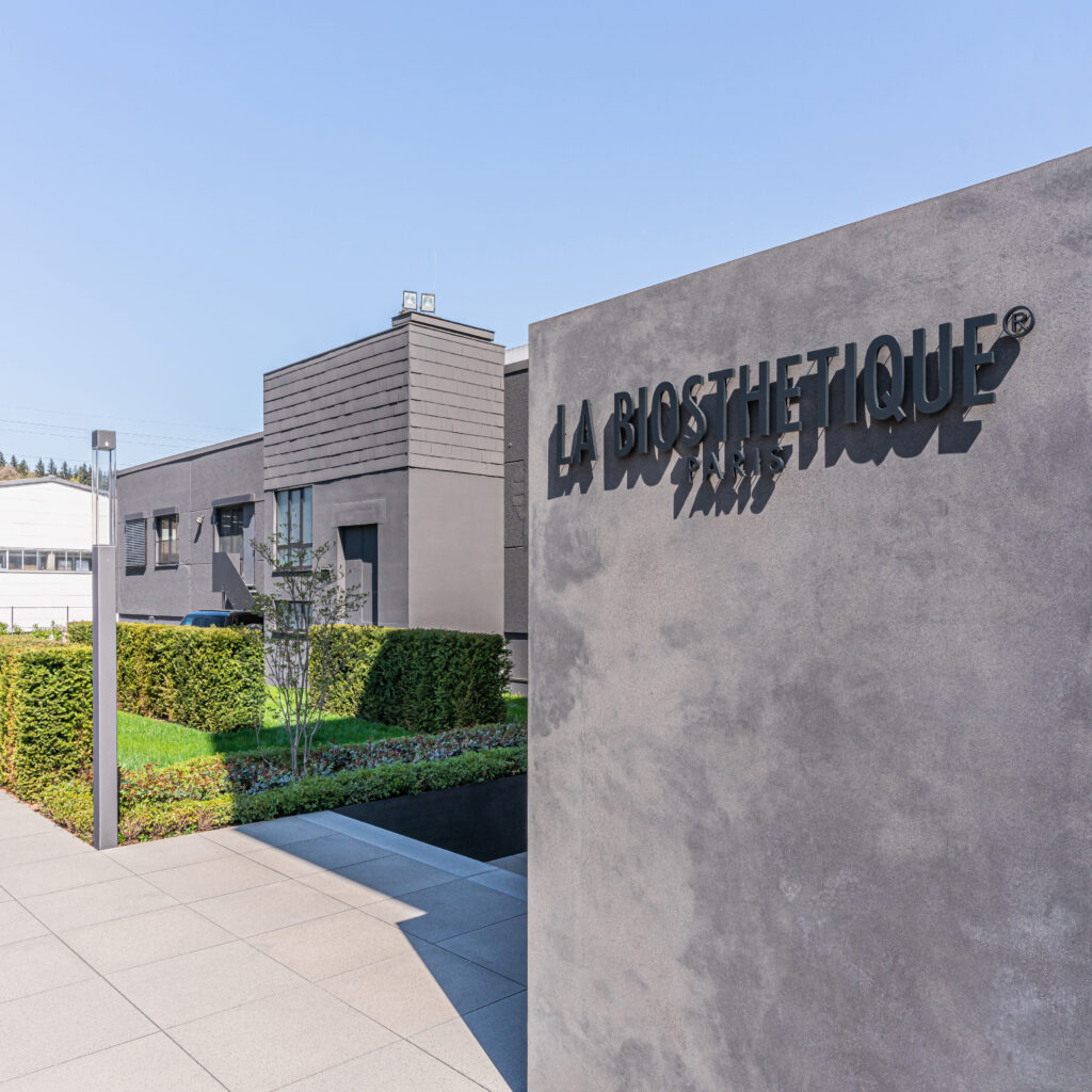 Pforzheim - La Biosthétique Headquarter - Bergmeister-Leuchten